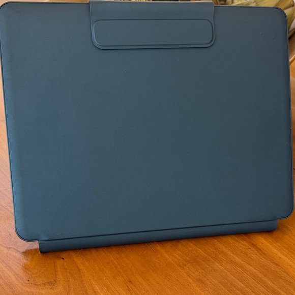 Typecase Edge Keyboard Case - Picture 5 of 9